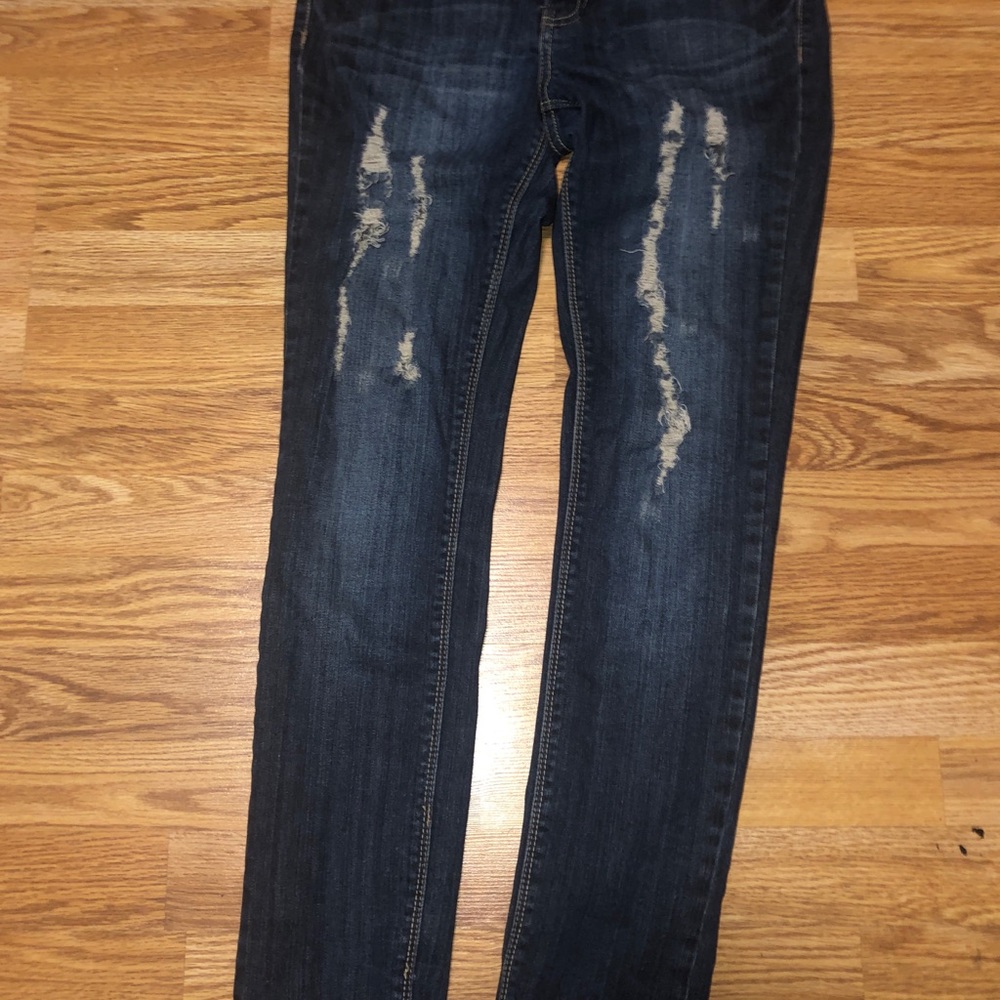 🌸3/$25- Ripped jeans - Picture 3 of 4